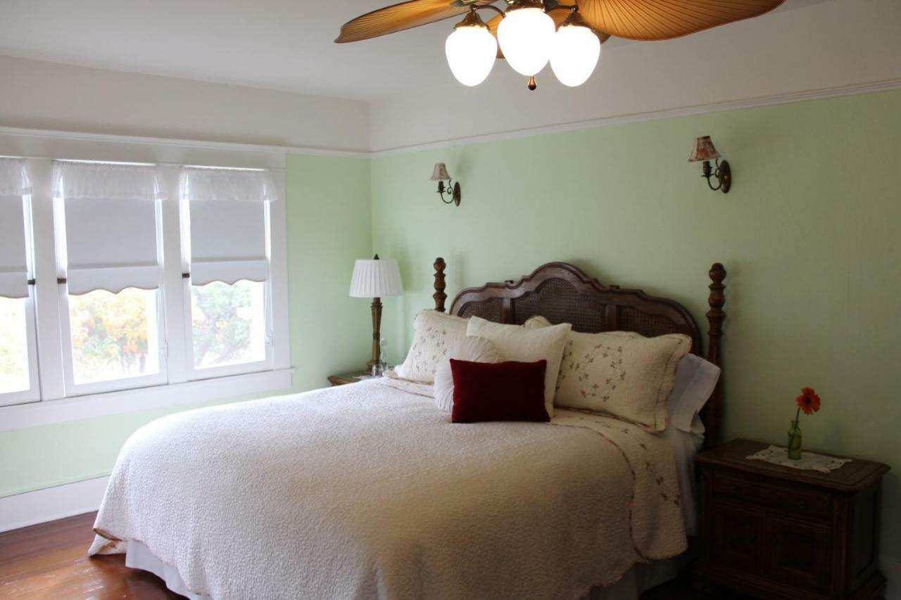 Lady Geneva Bed & Breakfast 메드퍼드 외부 사진