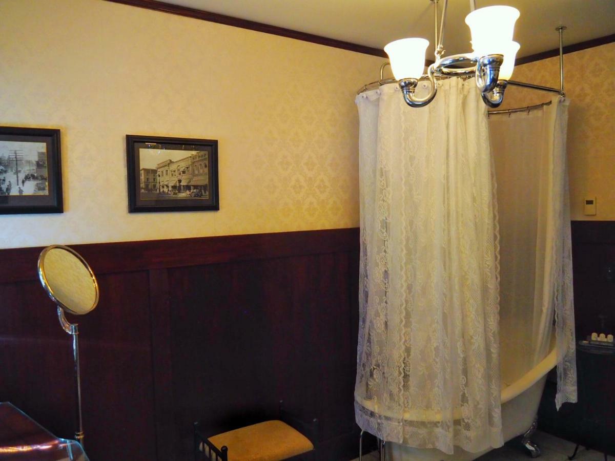 Lady Geneva Bed & Breakfast 메드퍼드 외부 사진